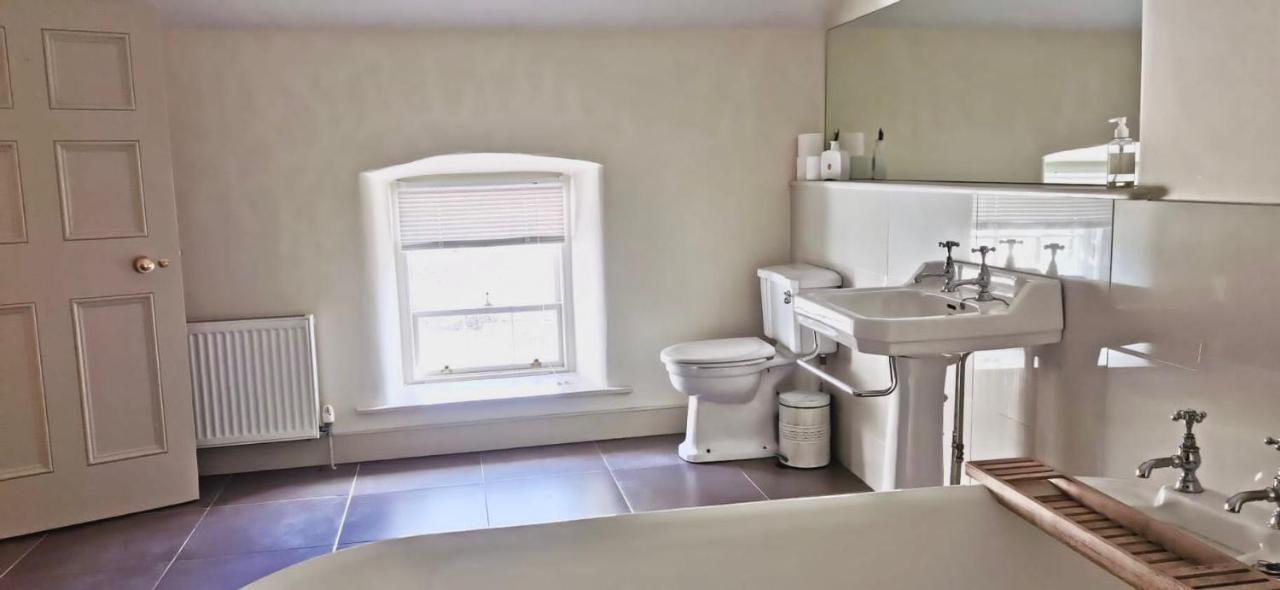 2 Bed Courtyard Apartment At Rockfield House Kells In Meath - Short Term Let Zewnętrze zdjęcie